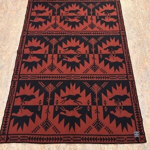 Filson Wool Black and Brown Blanket